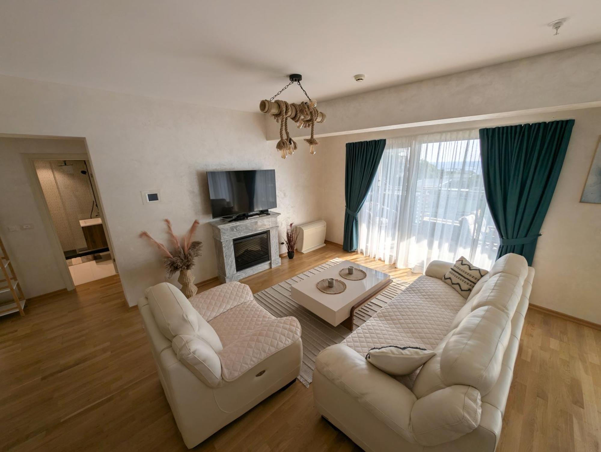 Lux Apartments Harmonia Budva Buitenkant foto