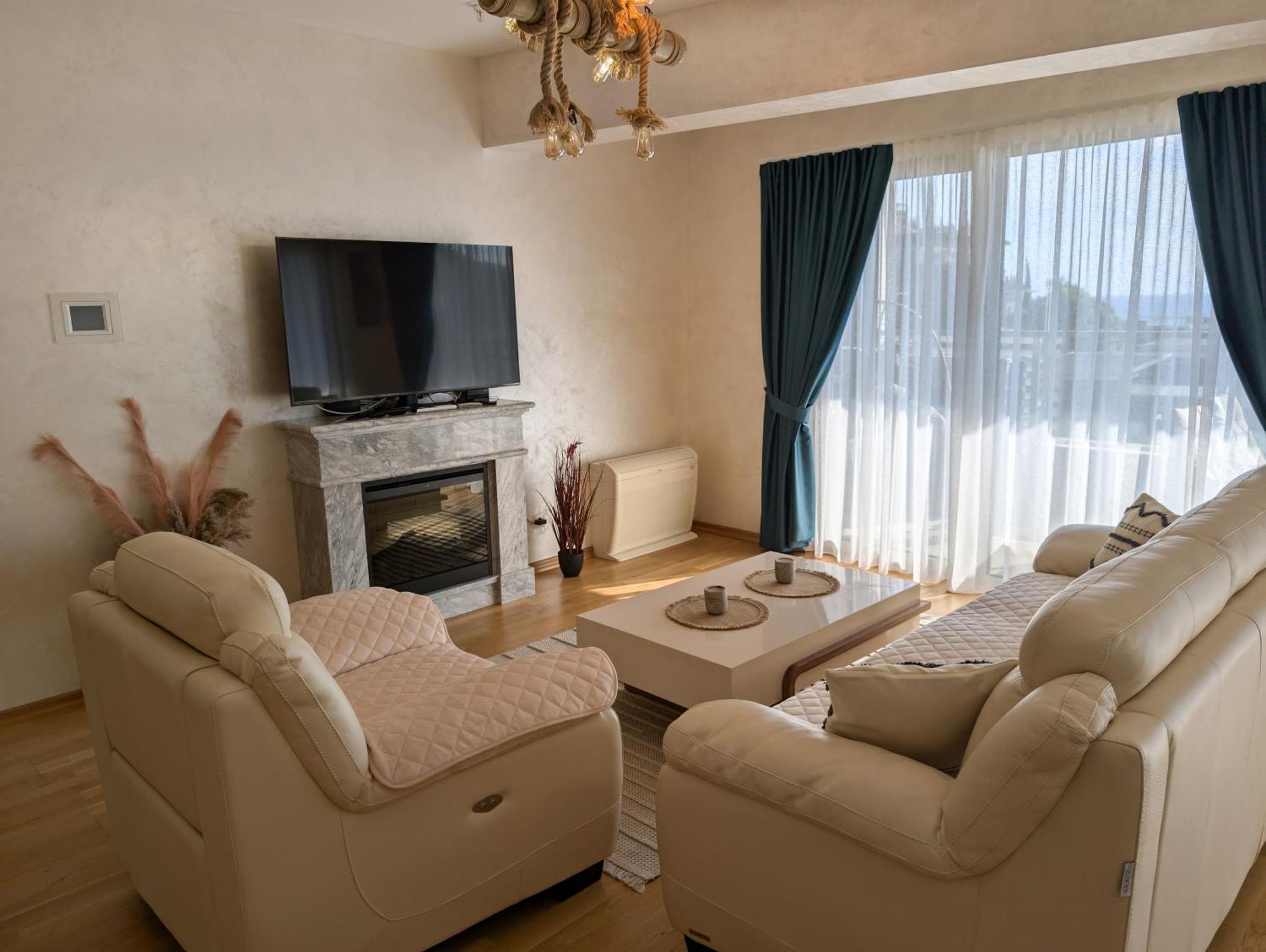 Lux Apartments Harmonia Budva Buitenkant foto