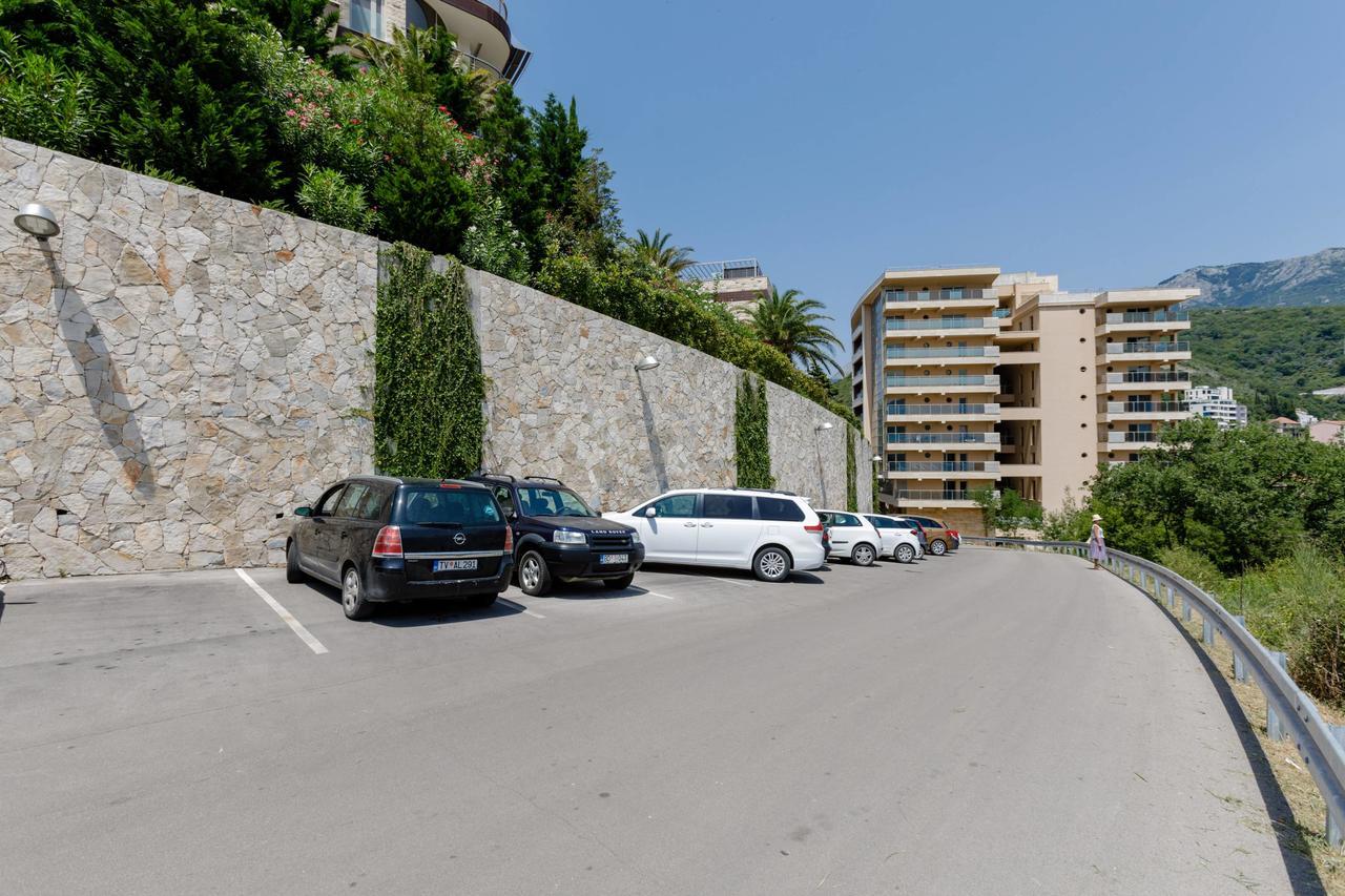 Lux Apartments Harmonia Budva Buitenkant foto